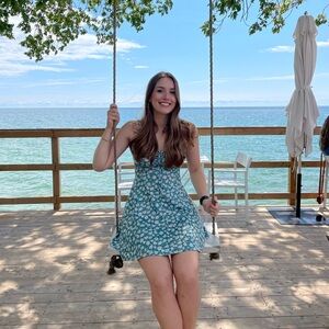 Meet your Posher, Abby